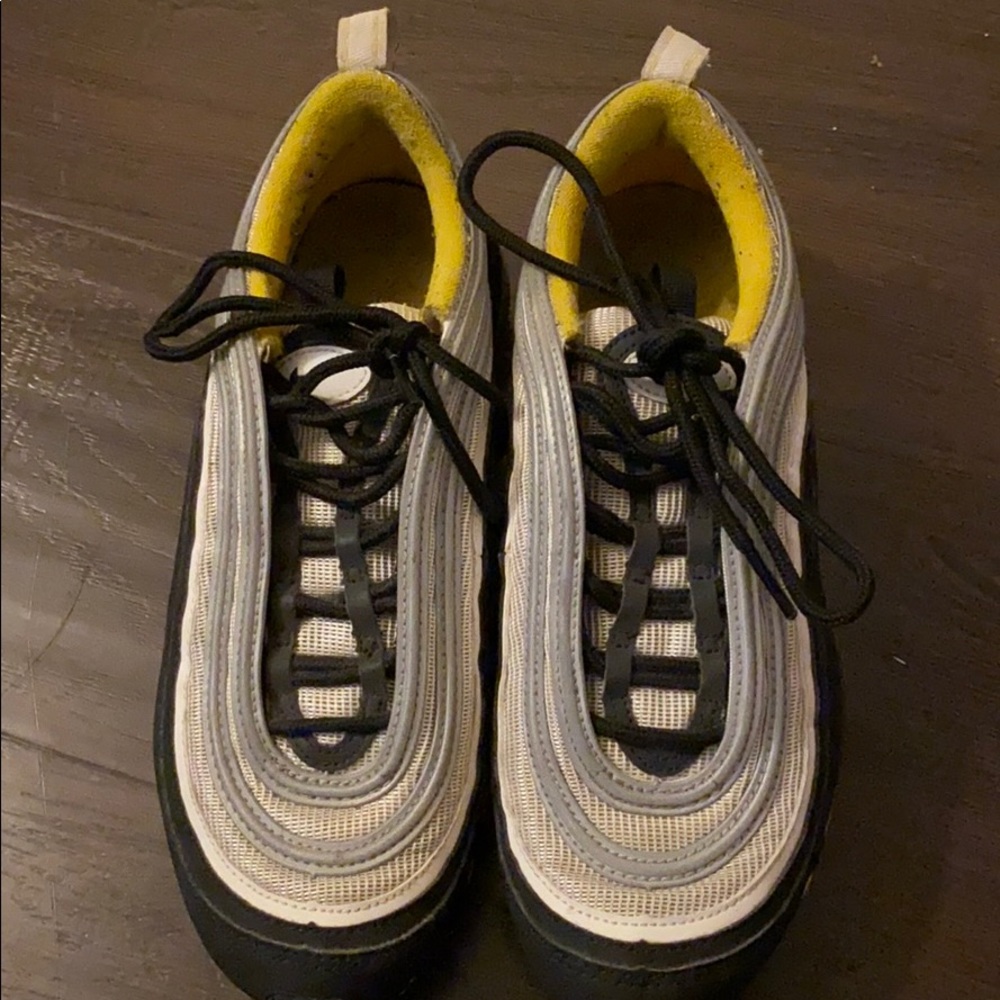 Nike air max’s 97 black with yellow accents